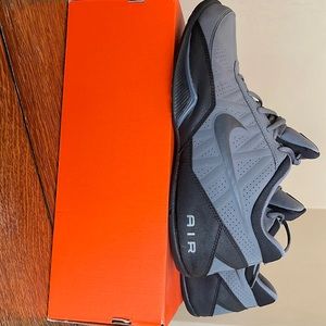 Size 12 Nike Air Ring Leader Low